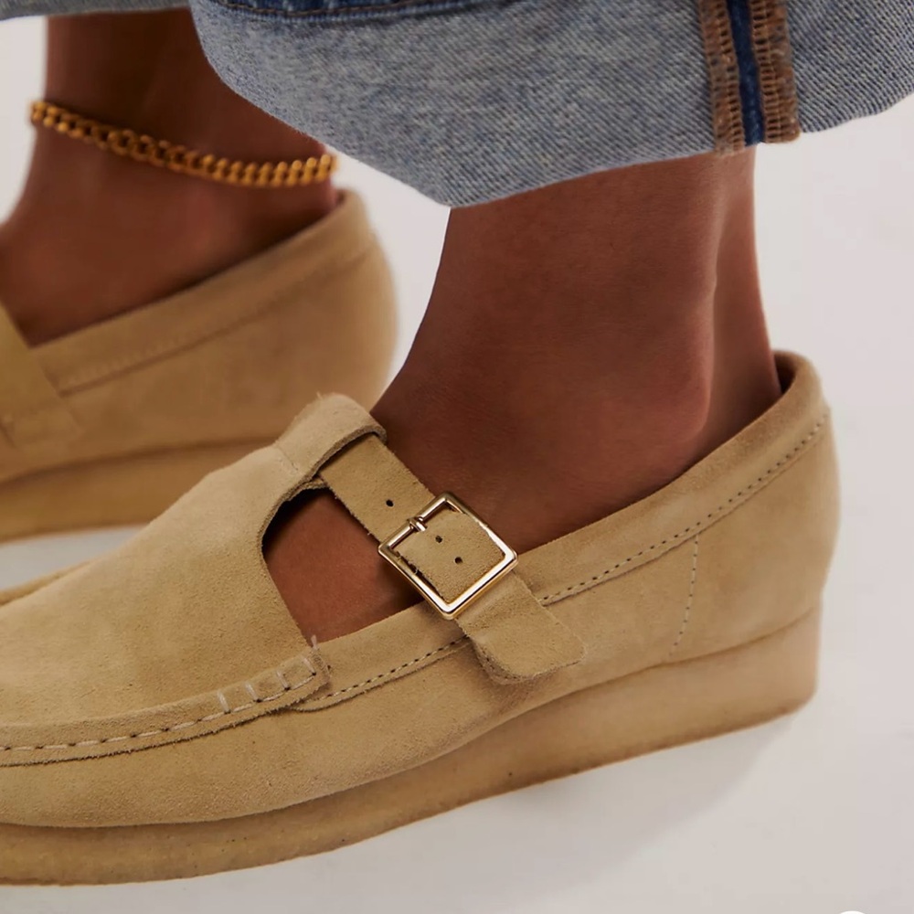 Wallabee Tan Suede Loafers with Buckle Size 7